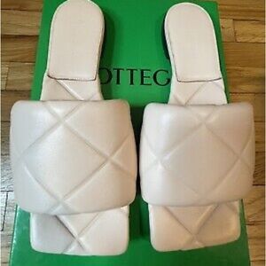 Bottega Veneta Bandage Lido Flat Leather Sandals in 39.5